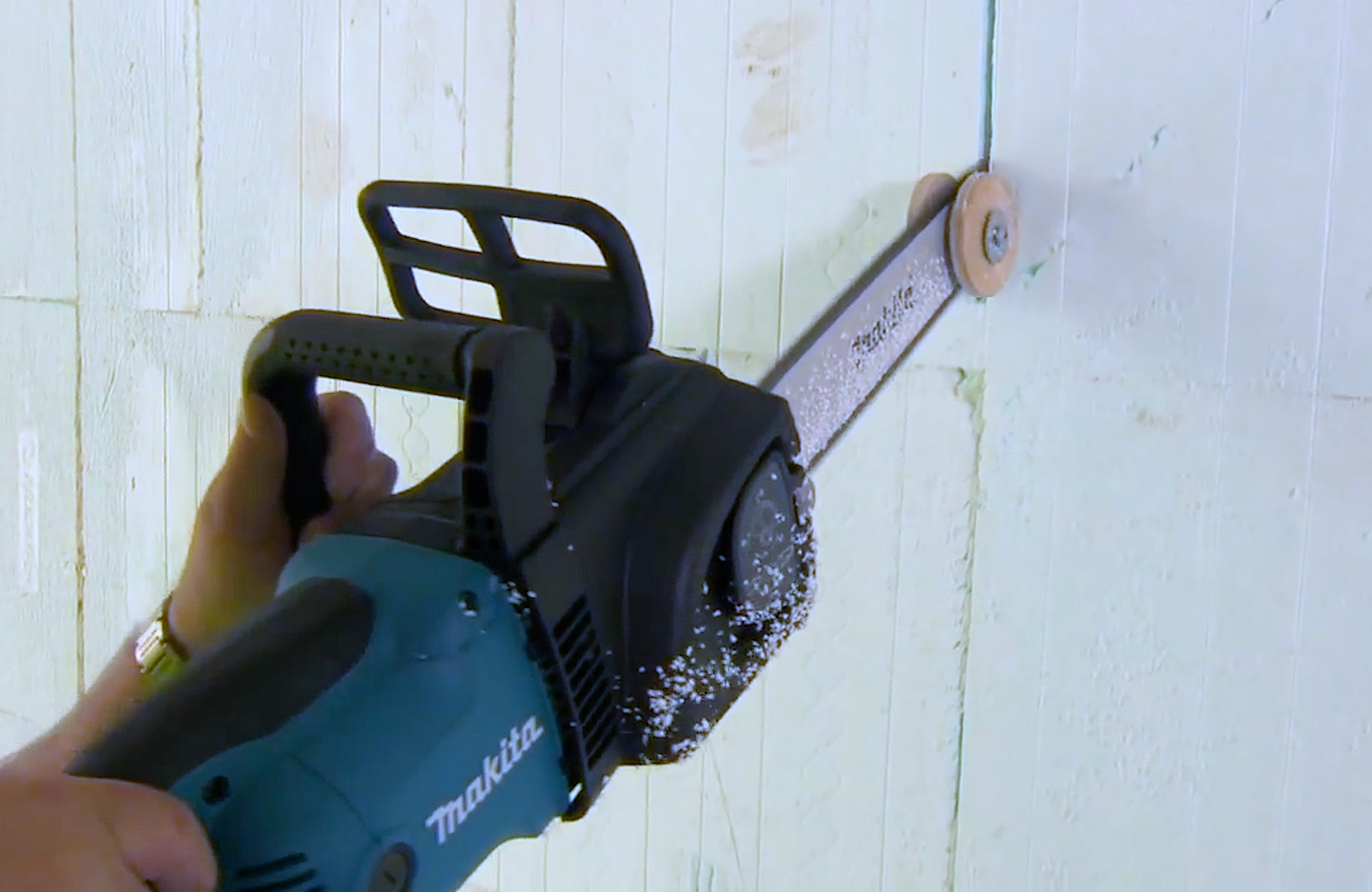 chainsaw cutting icf wall