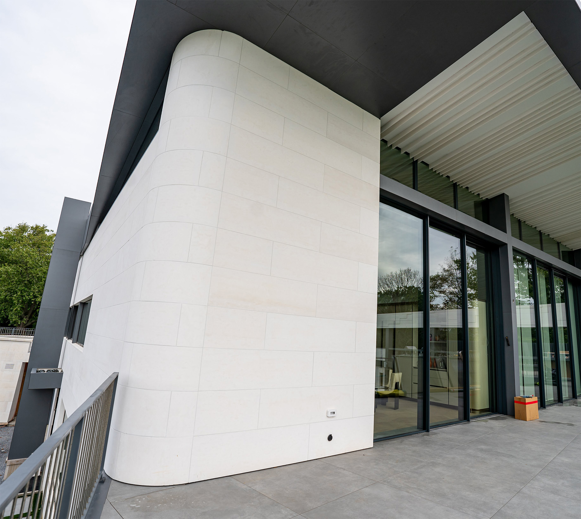 Curved ICF wall